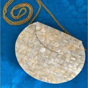 Elegant Cream Shell Clutch